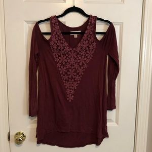 Cold shoulder floral embroidered top